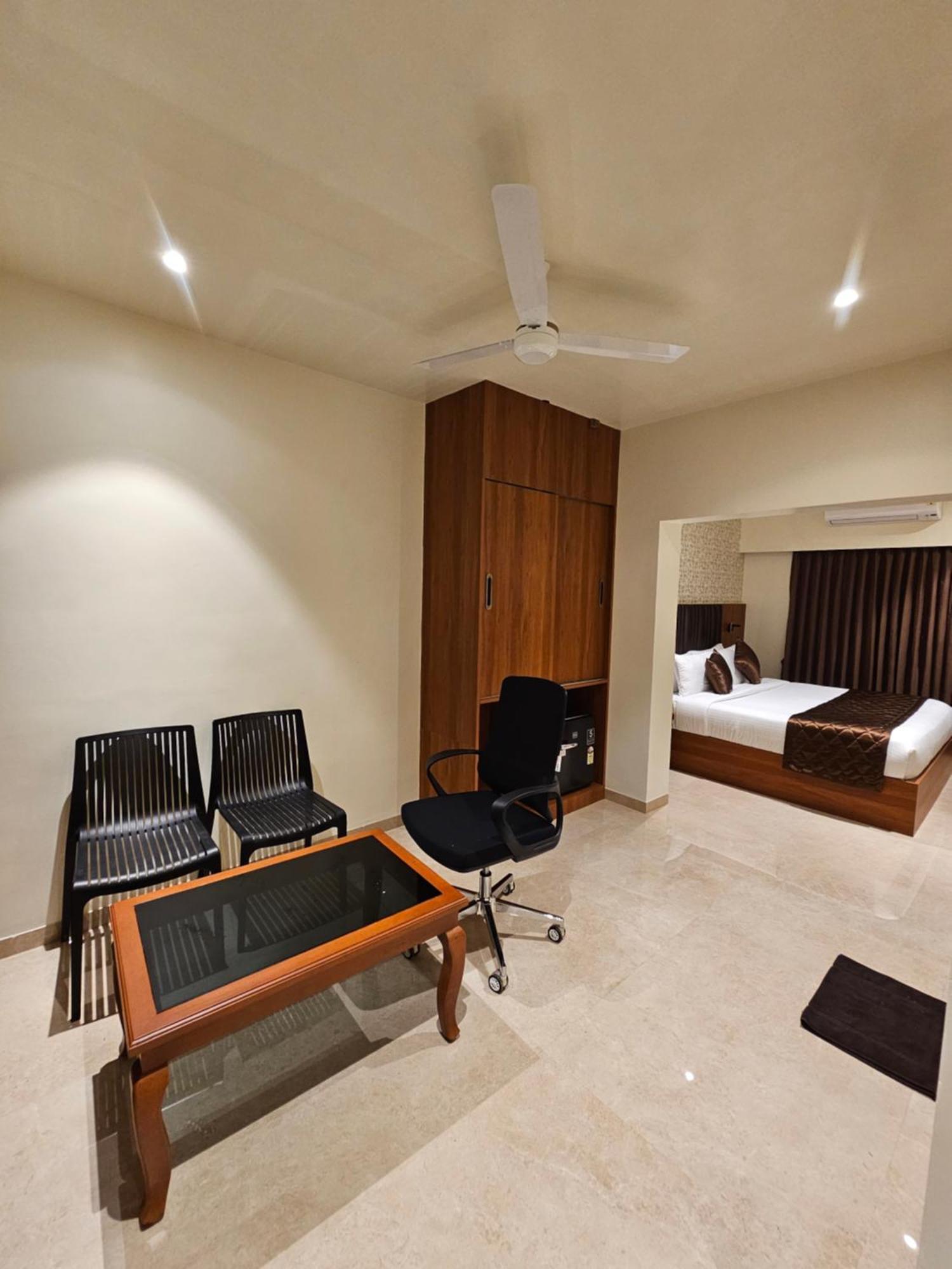 Hotel Pl Grand Karaikkudi Exterior foto