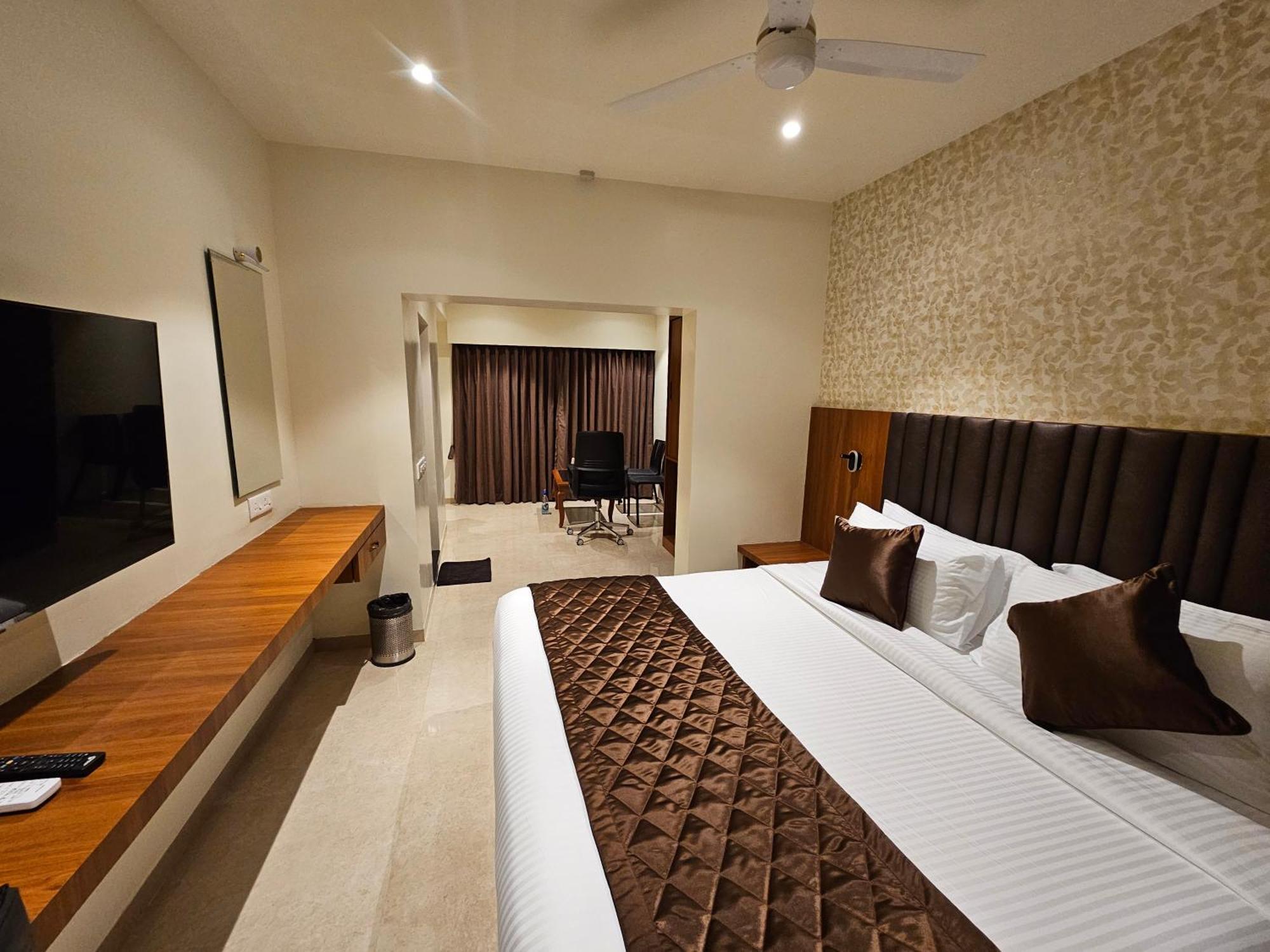 Hotel Pl Grand Karaikkudi Exterior foto