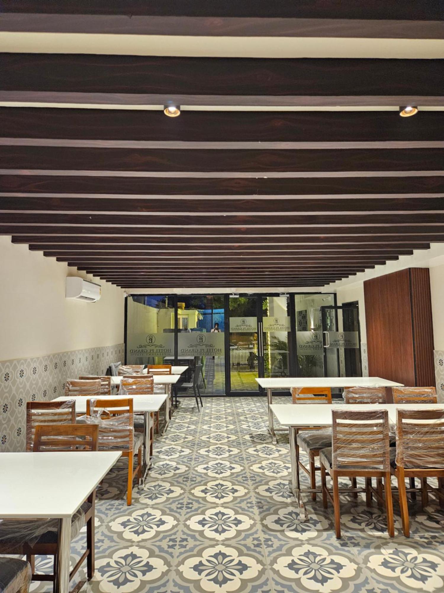 Hotel Pl Grand Karaikkudi Exterior foto